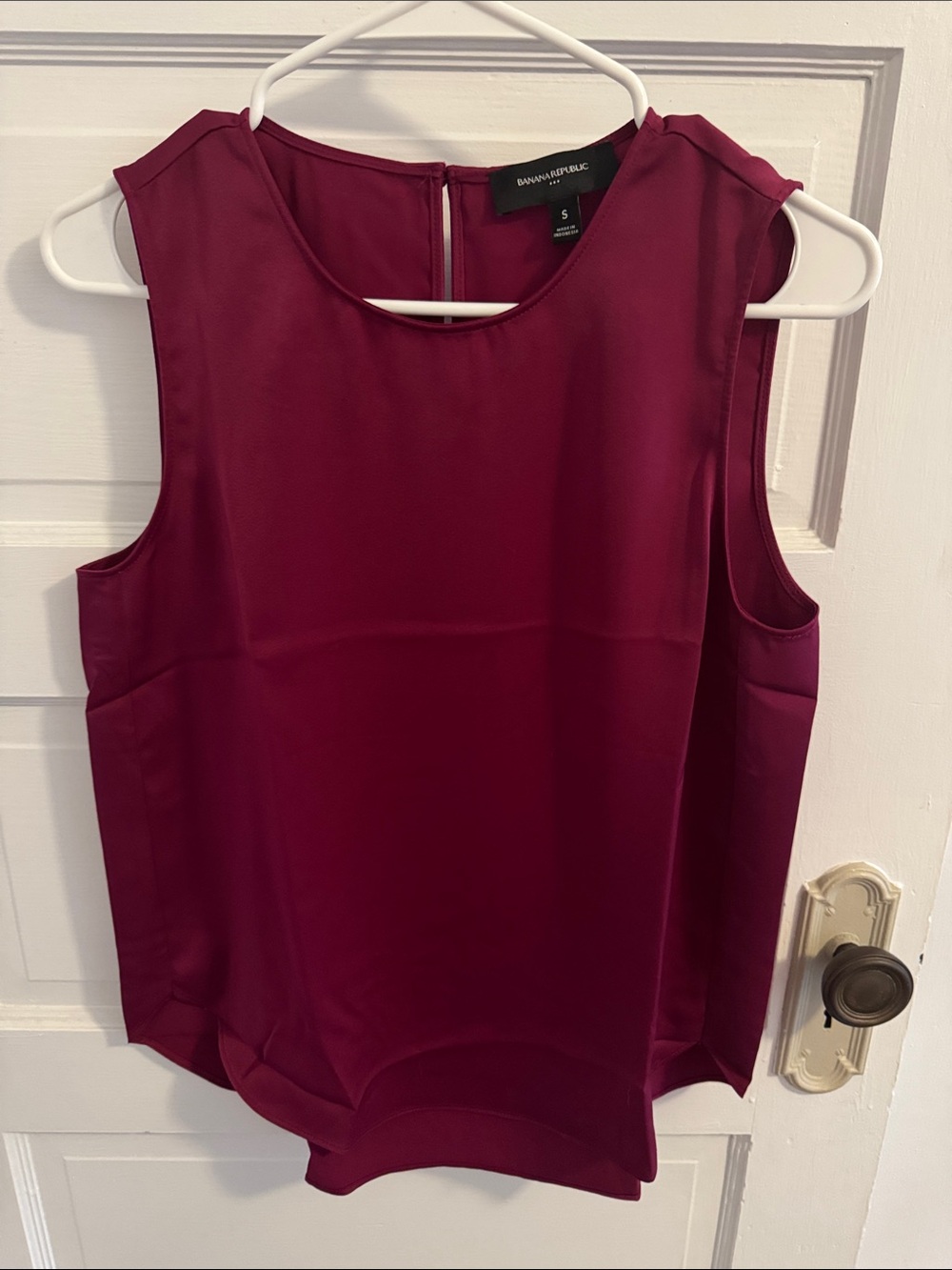 Banana Republic Sleeveless Camisole - Burgundy